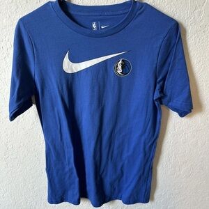 Nike Youth Large 14-16 Dallas Mavericks NIKE Blue T-Shirt NEW